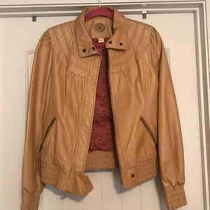 Women’s 100% leather jacket